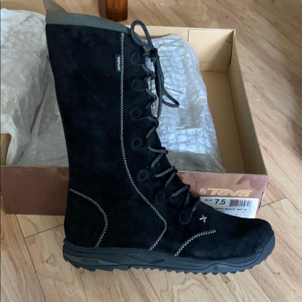 Teva Vero Boots